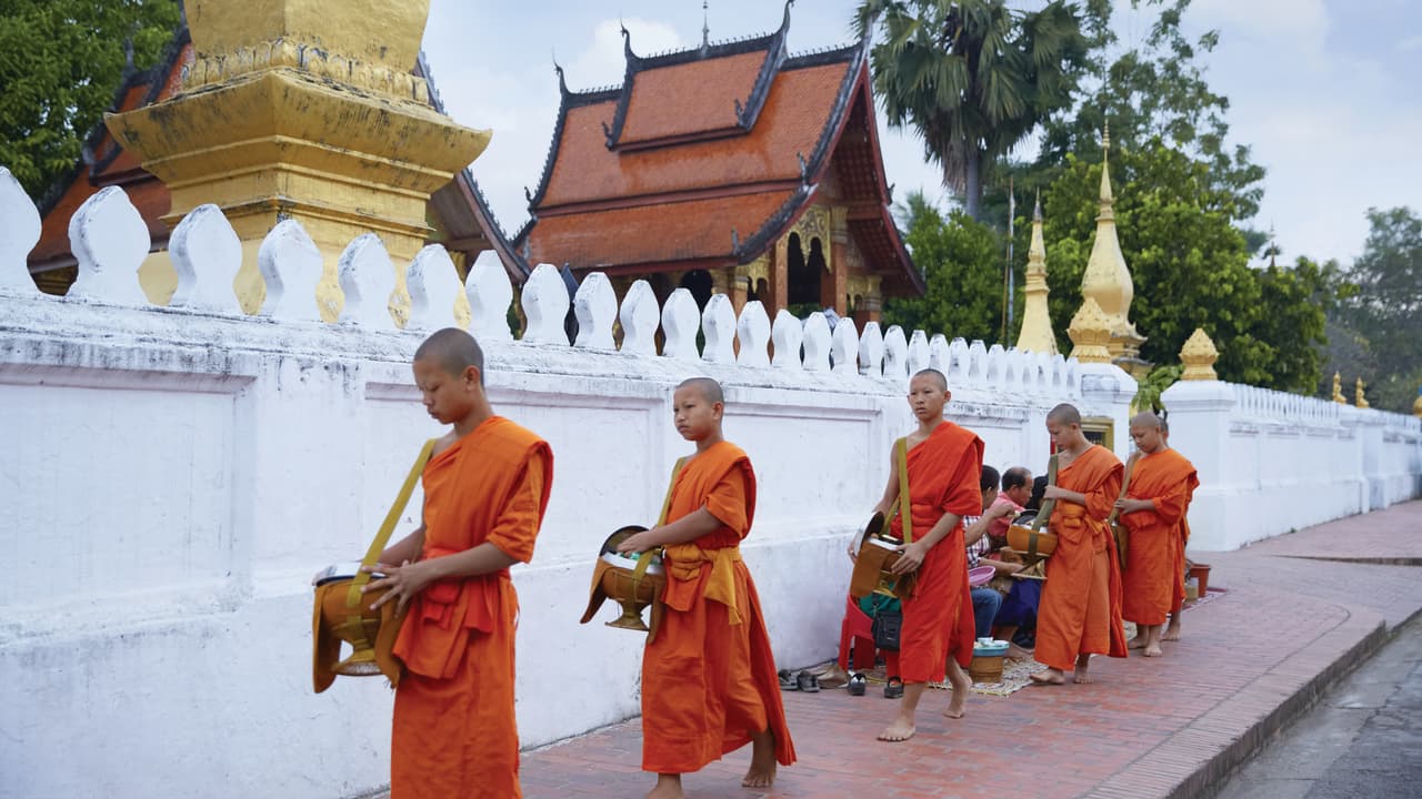 Tak bat ceremony in Luang Prabang