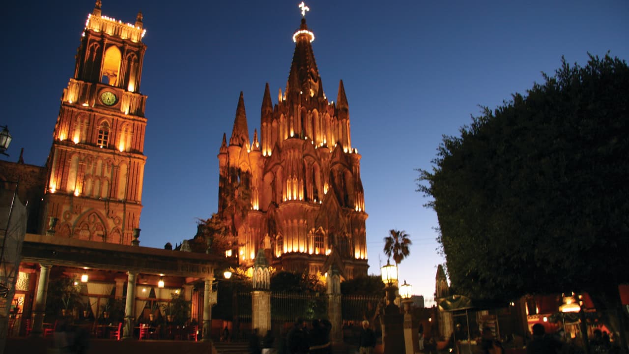 San Miguel de Allende architecture at night