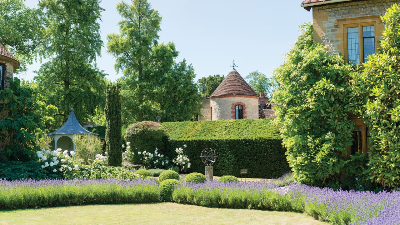 Belmond Le Manoir aux Quat’Saison garden