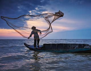 Tonle Sap Tours, fisherman on Tonle Sap Lake