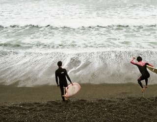 surfers in lima