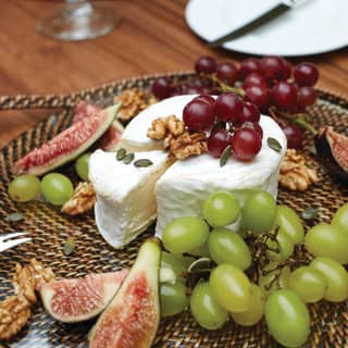 Cheese and grapes 