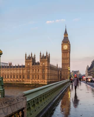 View across the Thames of the houses of parliament from Westminster Bridge