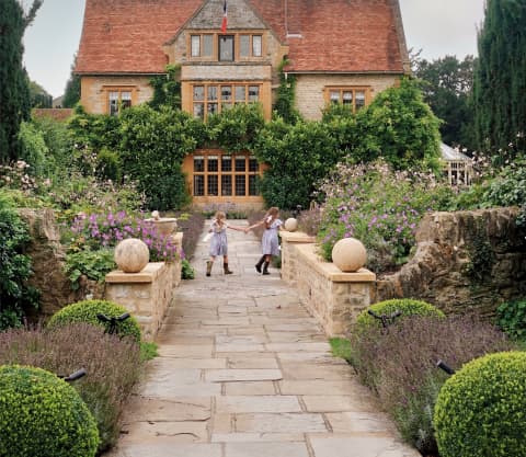 Sketch of Le Manoir aux Quat'Saisons, A Belmond Hotel – Cartalia