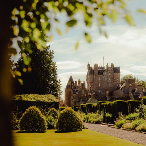 Belmond Royal Scotsman luxury train: whisky tastings, castles and spa