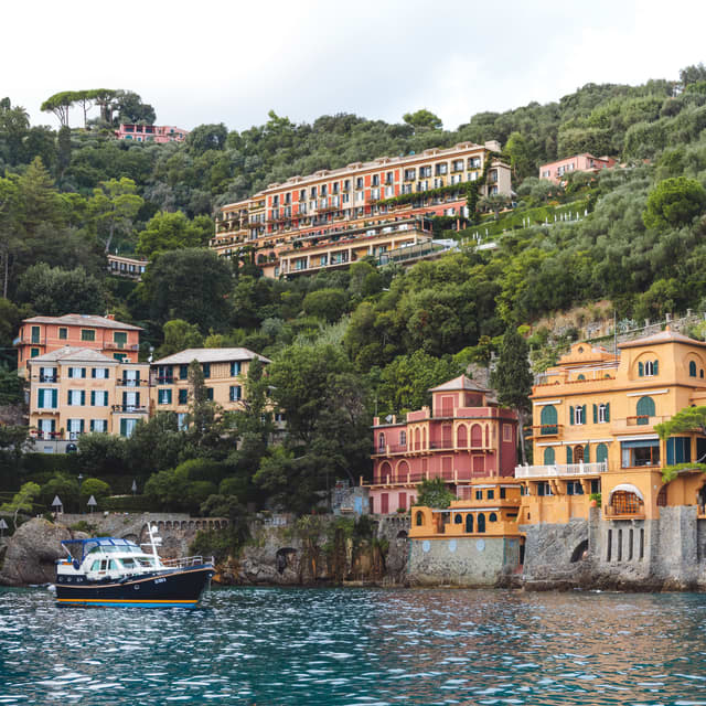 Remembering early morning dips along the Italian coastline at Splendido, A Belmond  Hotel, Portofino. . 👧 @agirlwhoblooms 📍…