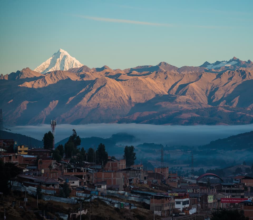 Vista da cidade e das montanhas de Cusco